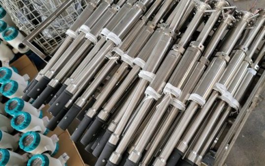 Insertion electromagnetic flowmeter 1 e